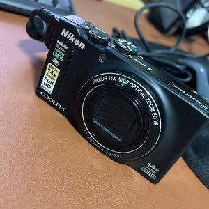 Nikon coolpix s8200 camera